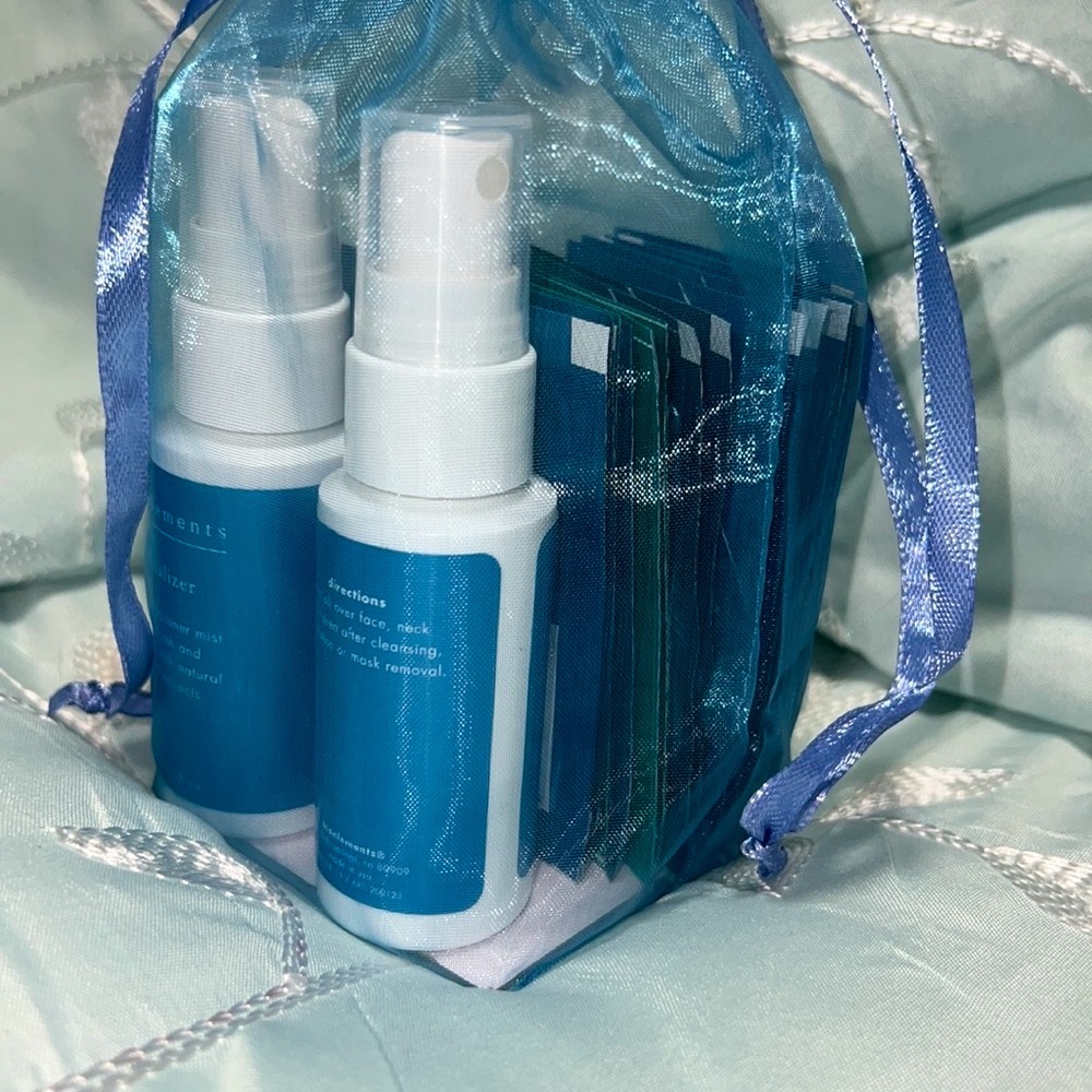 Bioelements Sample Bundle Luxury Skin Care 20 Items BRAND NEW